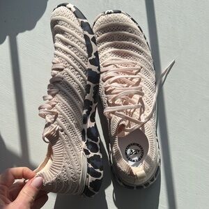 APL Women's Beige and Black Knit Sneakers